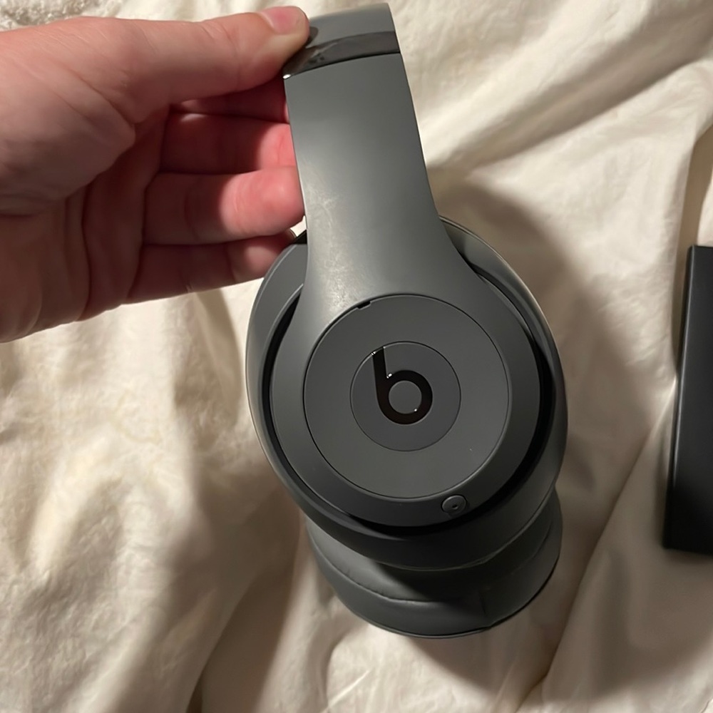 Grey Beats Studio 3 Wireless
